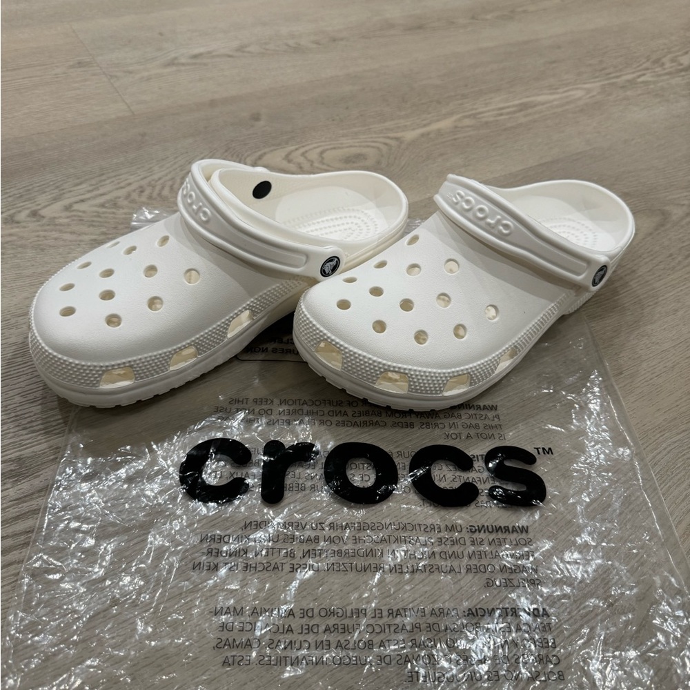 White Crocs unisex